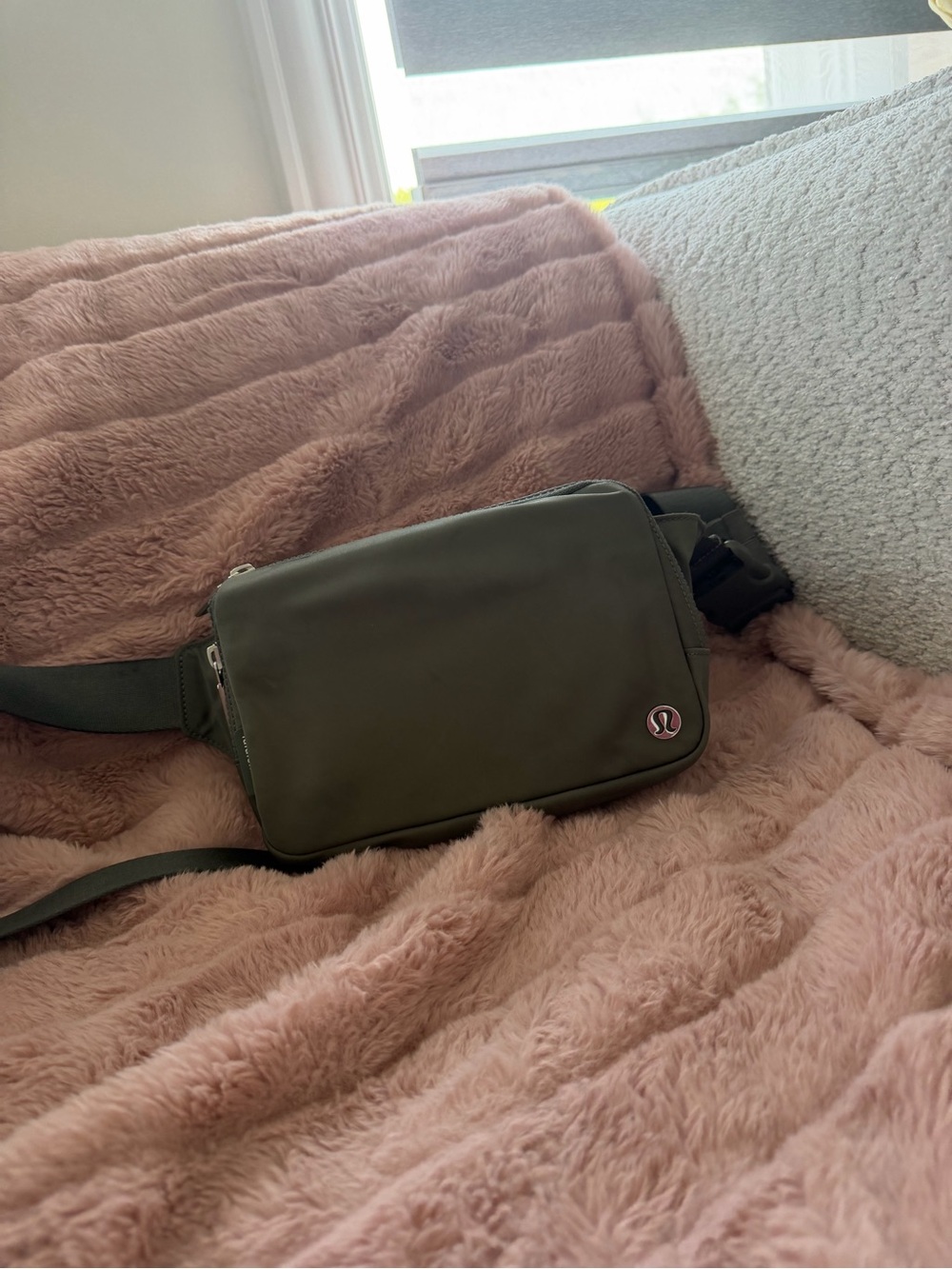 lululemon athletica Olive Green Belt Bag - Picture 2 of 6